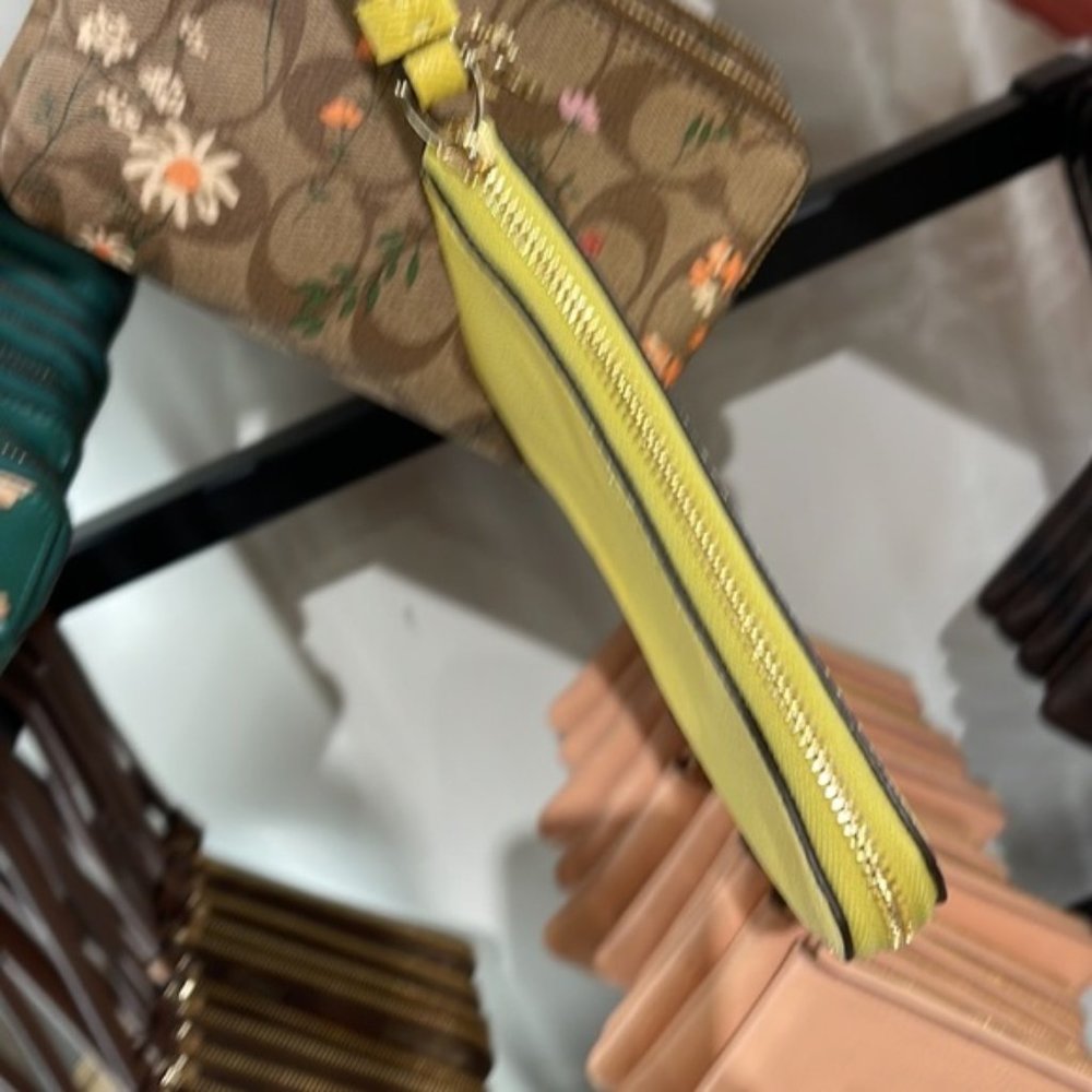 Coach Corner Zip Wristlet Gold / Retro Yellow Leather - Picture 6 of 8